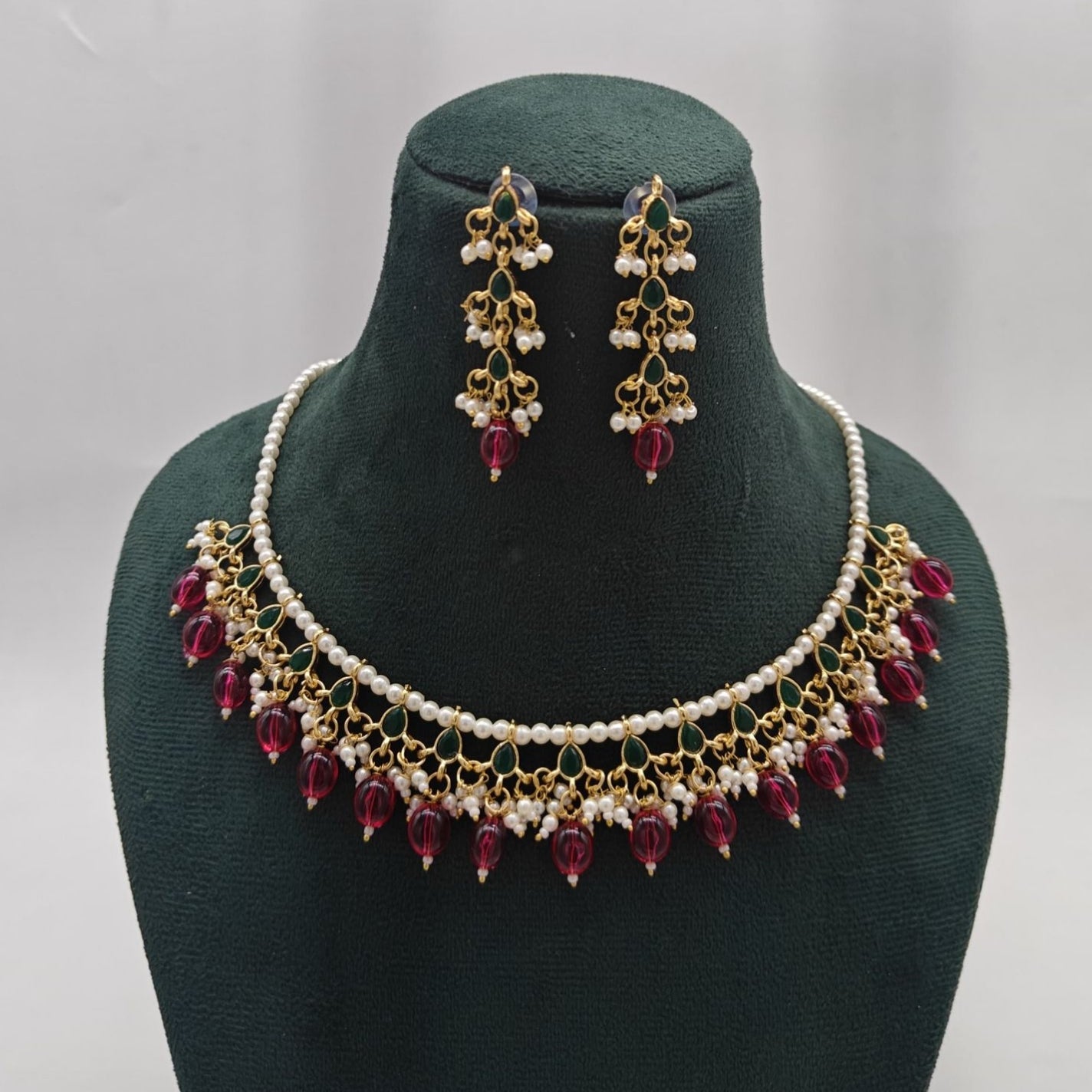 Minimal Necklace With Earrings